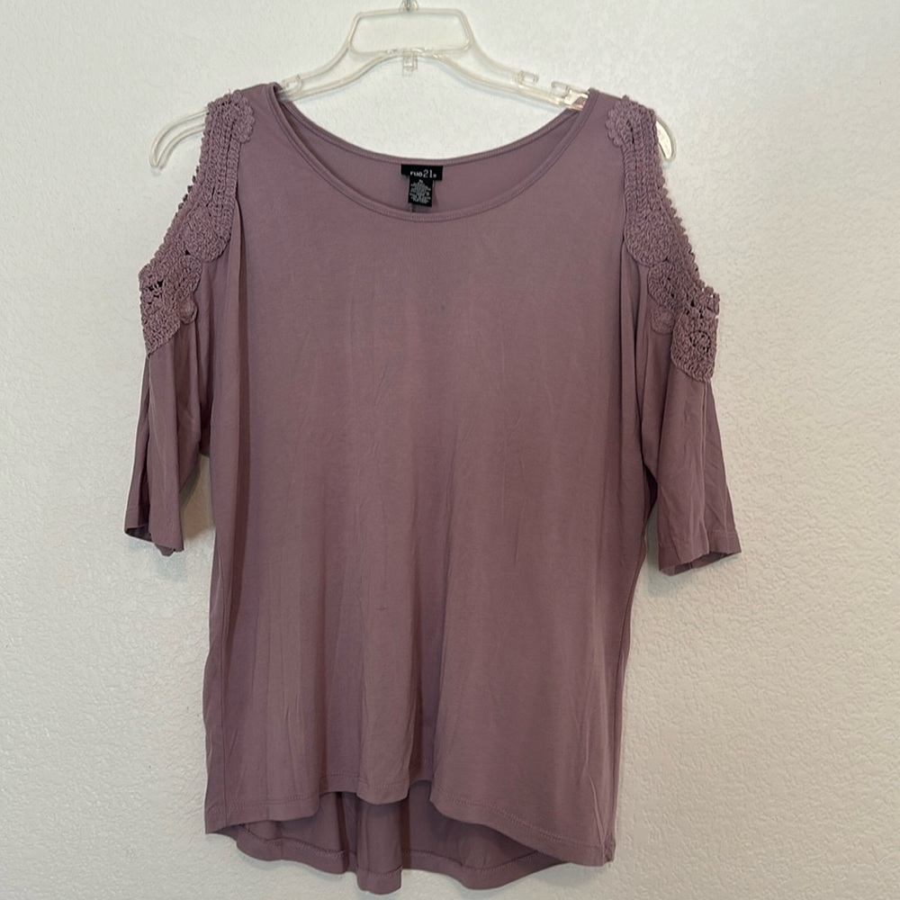 Rue21, dusty, pink top, really cute detail! Size XL!